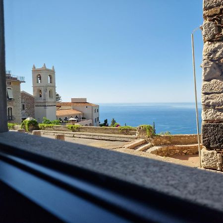 The White Domus Apartment Taormina Bagian luar foto