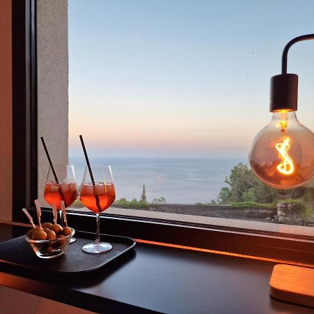 The White Domus Apartment Taormina Bagian luar foto