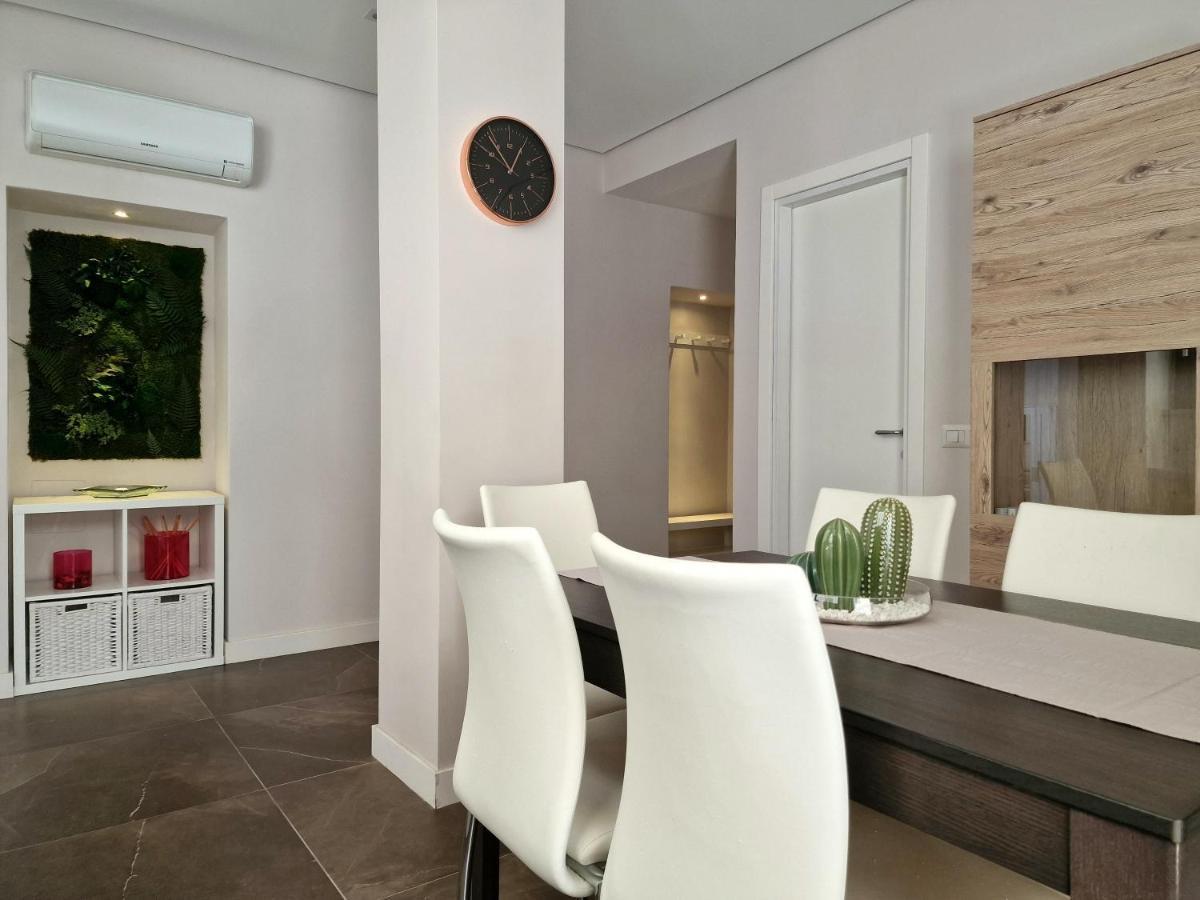 The White Domus Apartment Taormina Bagian luar foto