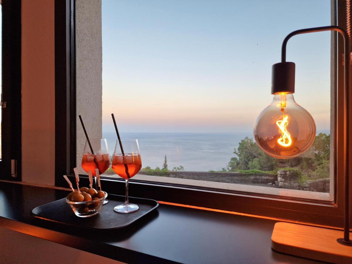 The White Domus Apartment Taormina Bagian luar foto