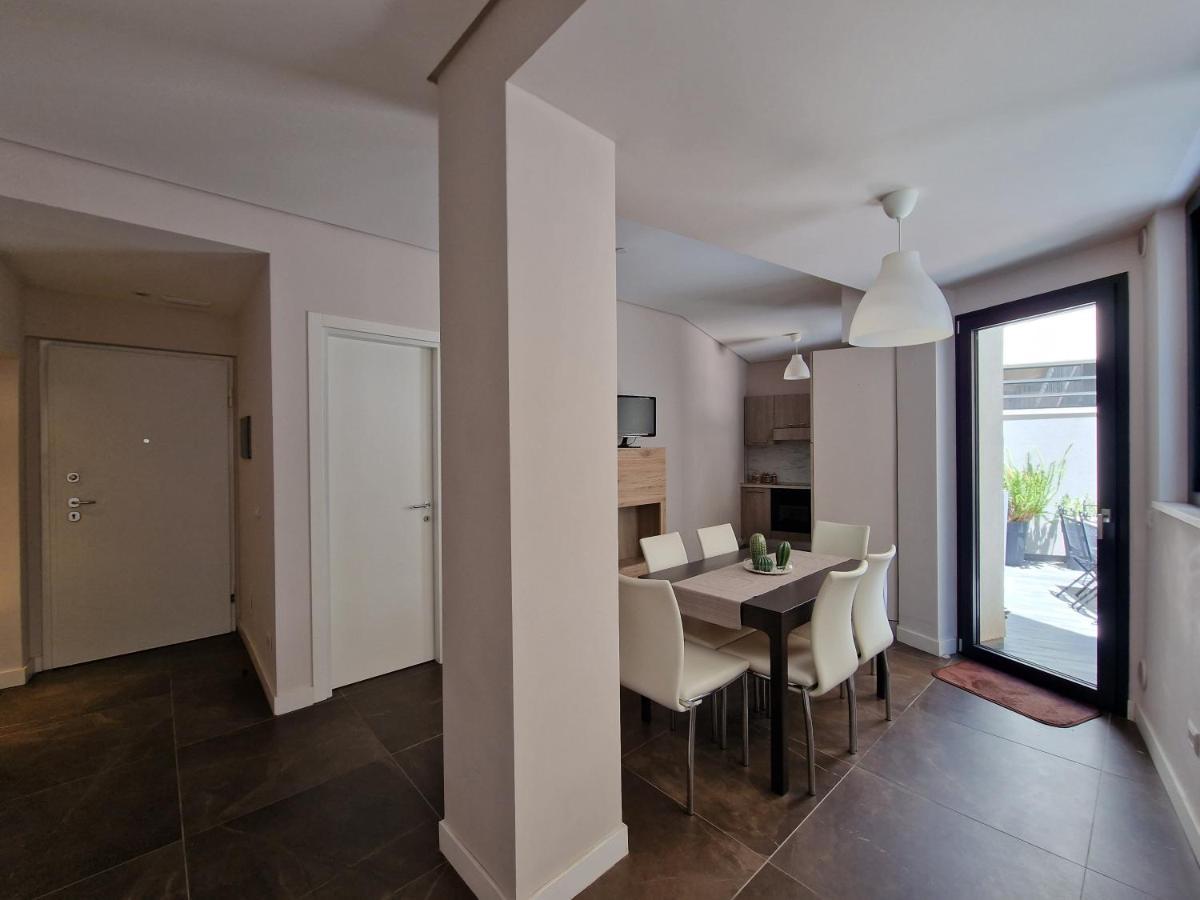 The White Domus Apartment Taormina Bagian luar foto