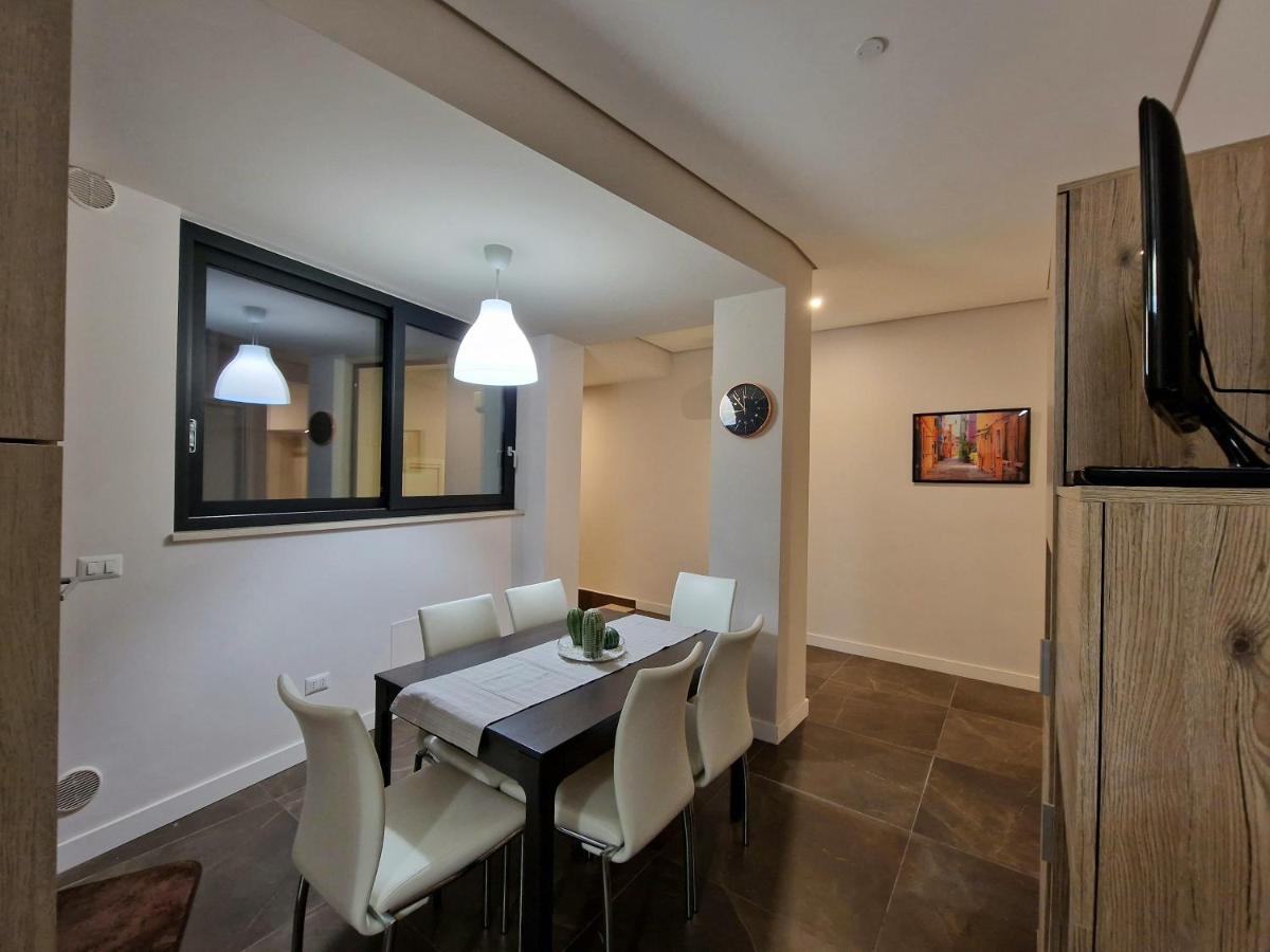 The White Domus Apartment Taormina Bagian luar foto
